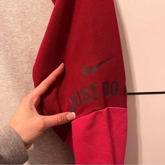 Nike Grey Pink & Red Quarterzip - Picture 5 of 6